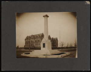 Rogers Monument, Fairhaven