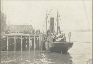 Boston, Massachusetts. Steam trawler spray T wharf, 1910