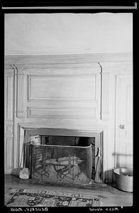 Beverly, Mills House, fireplace