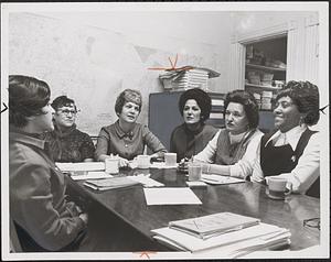 Widow aides