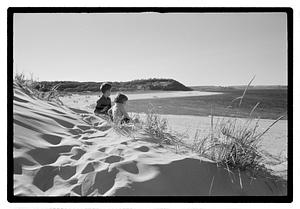 Nito Carolyn & Pablo sand dunes