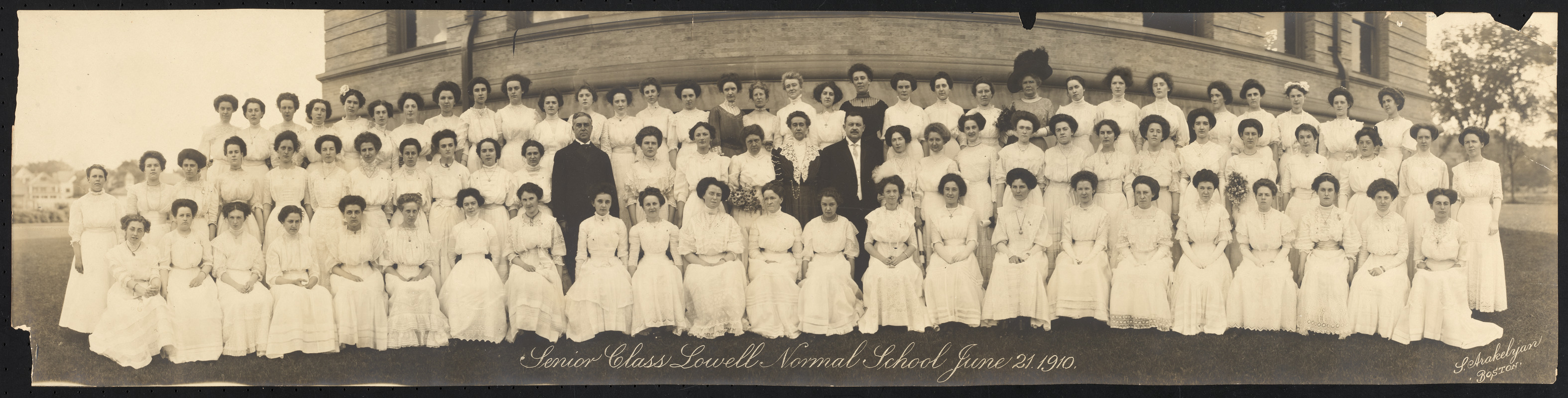 Senior class, Lowell Normal School, June 21, 1910