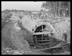 Weston Aqueduct, Section 6, building concrete arch, station 264+, Framingham, Mass., Jun. 23, 1902