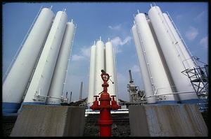 Natural gas storage plant, Everett
