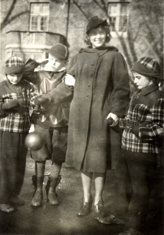 Three Children with Gertrude Steinquist