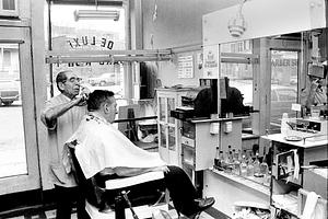 Deluxe Barber Shop