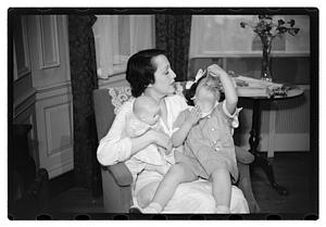 Bebe Daniels and family