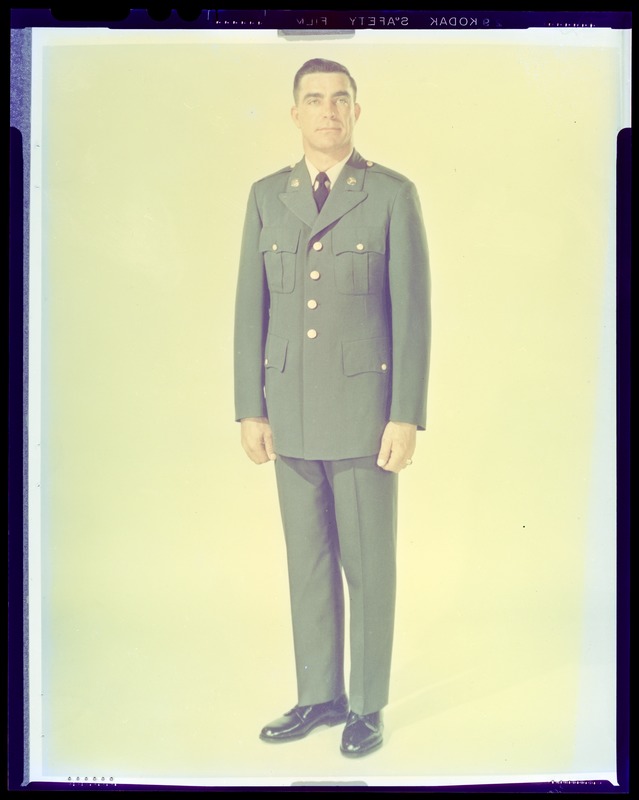 Army green uniform for enlisted men