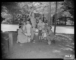 Children in Native American dress