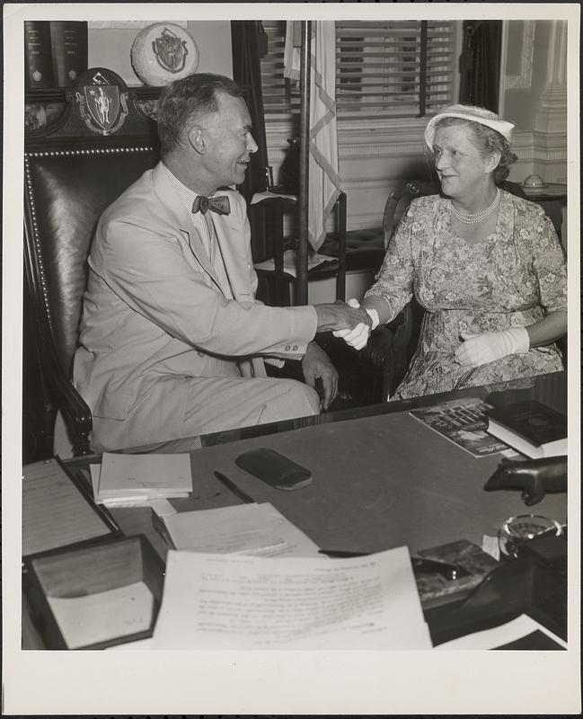 Former female mayor of Boston, England, visits Governor Herter
