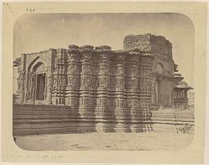 Lonar Gr. Temple, N. face