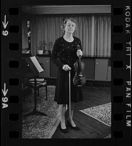 Florence Chapman Pearson with violin