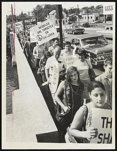 Viet protesters leaving Boston and crossing Neponset River Bridge into Quincy