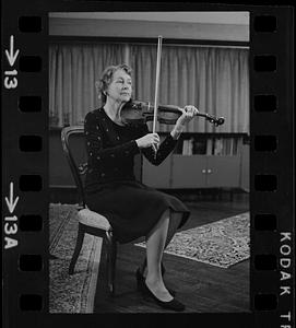 Florence Chapman Pearson playing violin