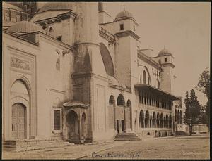 Mosquée Suleymanié. Vue générale de l'entrée
