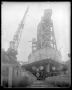 USS Kearsarge. Largest crane