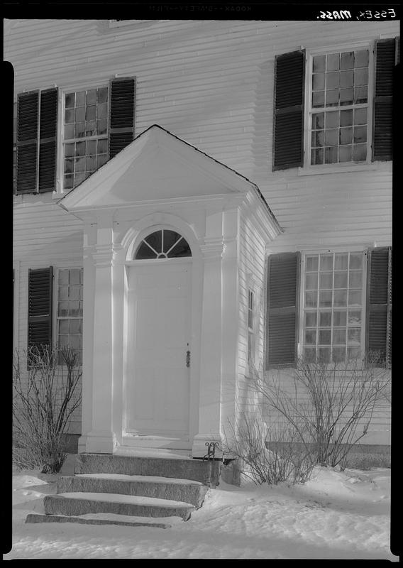 Essex, doorway, snow