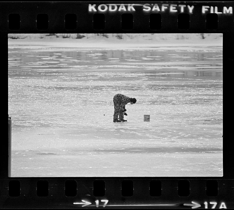 Ice fishermen on the Artichoke River