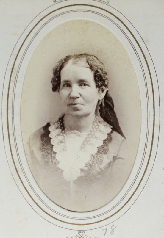 Unidentified woman 039