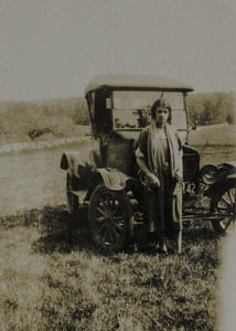 Duris, Helena with model-T Ford
