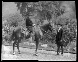 Brookside: horse & 2 figures
