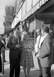 Elliot Richardson campaigning, Wareham, MA