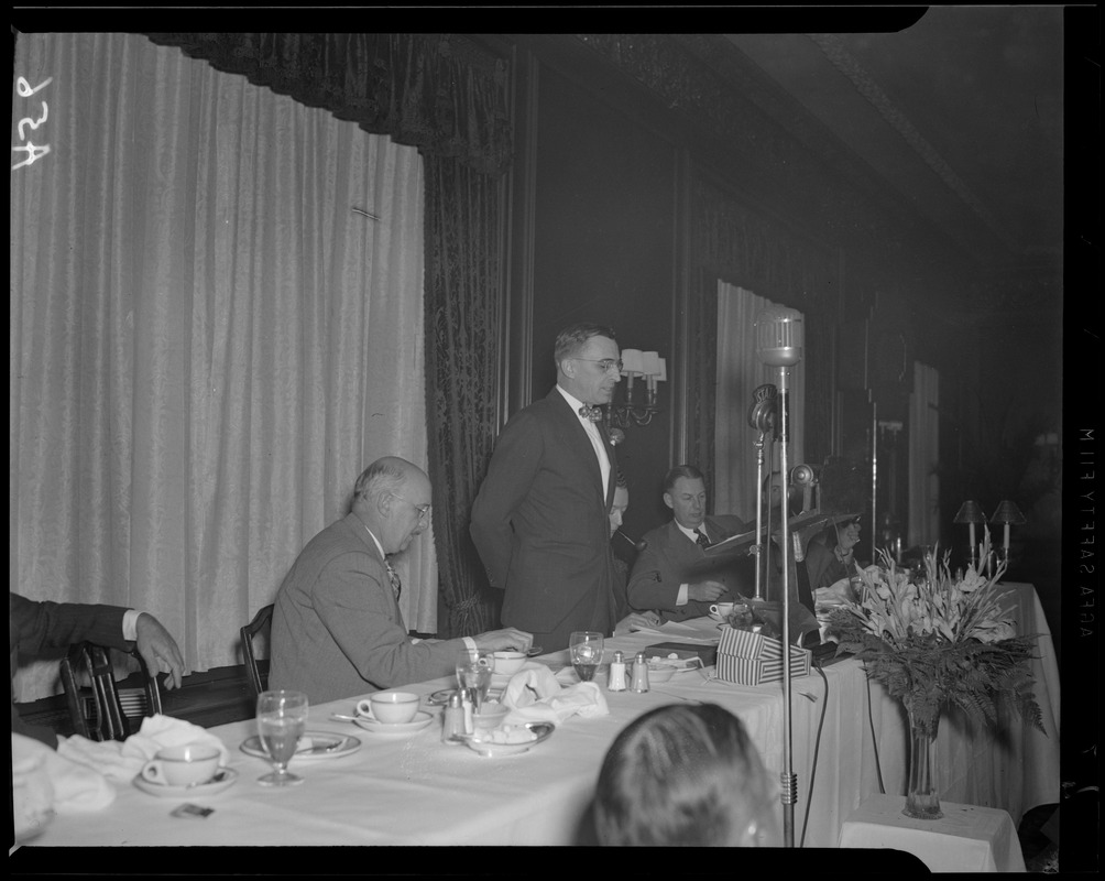 Paul DeMars addressing Advertising Club of Boston luncheon held to demonstrate FM transmission at Hotel Statler as John Shepard III watches