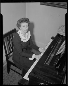 Selma Pelonsky, pianist