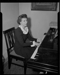 Selma Pelonsky, pianist