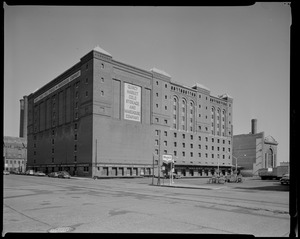 Quincy Market Cold Storage and Warehouse Co. building