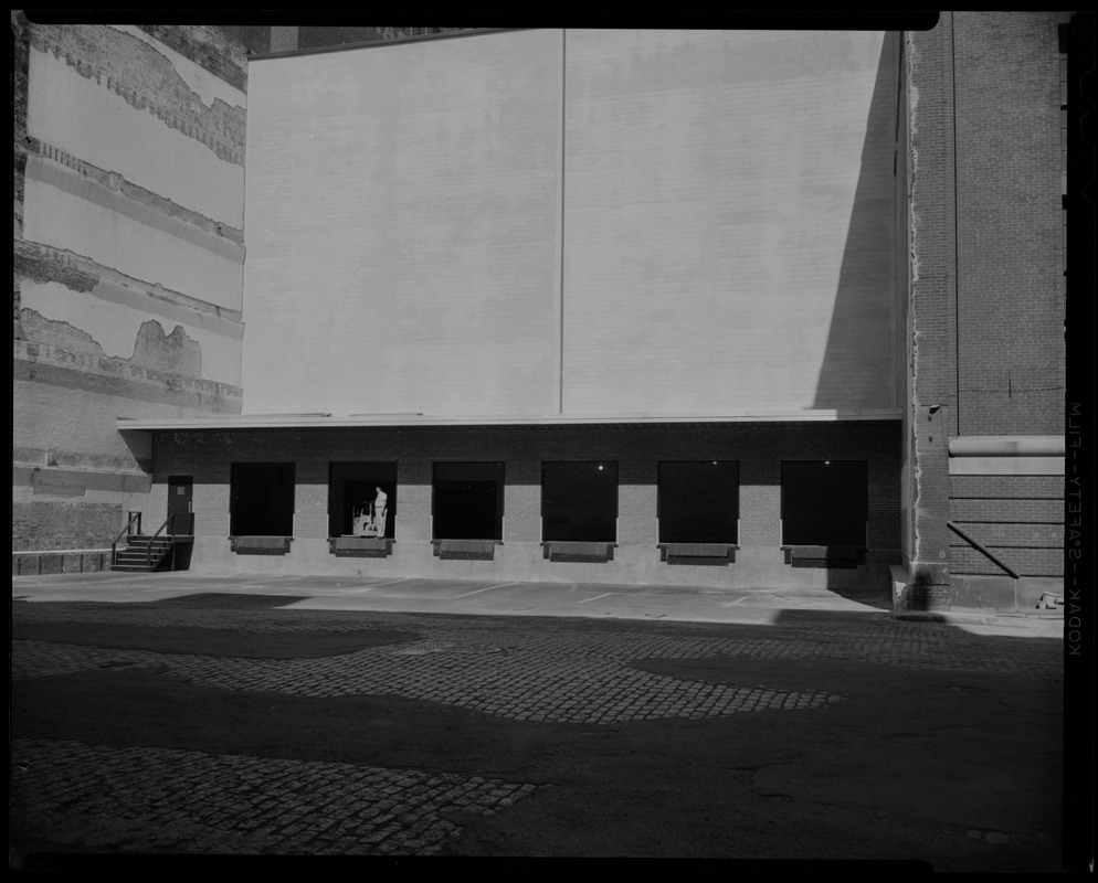 Quincy Market Cold Storage and Warehouse Co. building