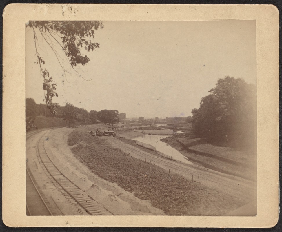 Longwood Parkway