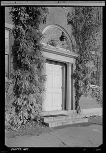 Andover, Bulfinch Hall, door