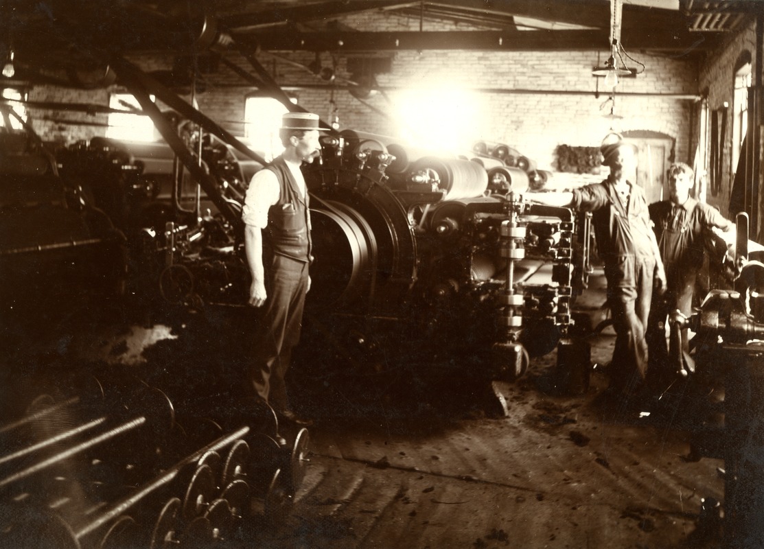 Workers at the Taft or 'Old Huguenot Mill' approx. 1880