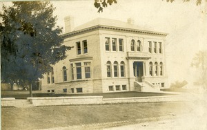 Howe Memorial Library 1903
