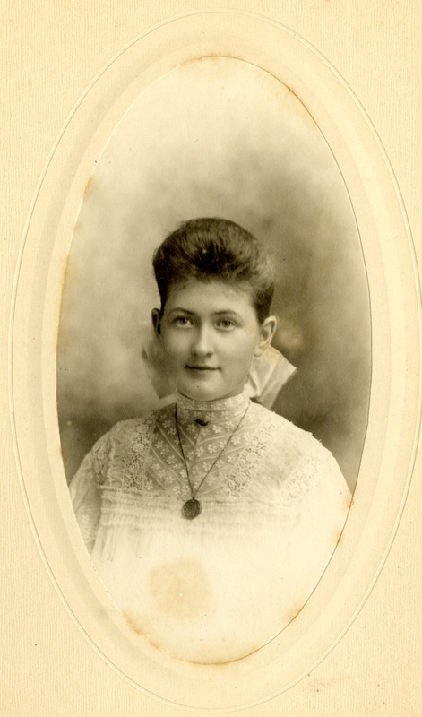 Southbridge High School 1906 Class Portrait - Lucy Victoria Comberbach