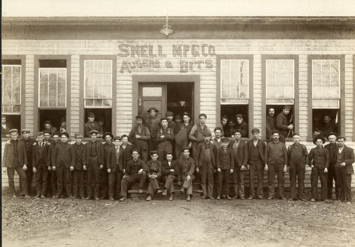 Snell Manufacturing Company workers 1