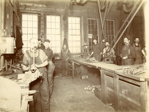 Snell Manufacturing Company workers 4