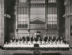 Volunteer chorus of the Plymouth Church in Worcester, Massachusetts,1913
