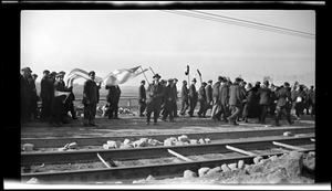 Fore River workman parade to Boston. Nov. 11, 1918