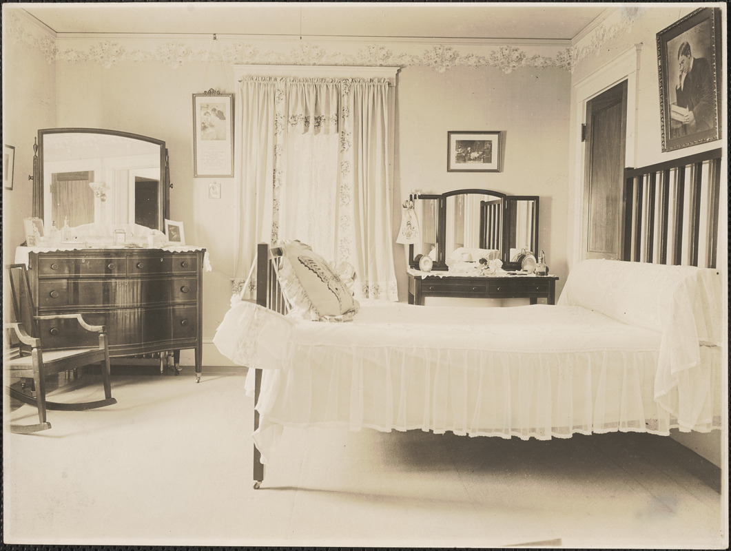 Bedroom with dresser in corner