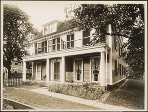 Vassall House, 94 Brattle Street at the corner of Hawthorne Street