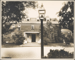 Wayside Inn, Sudbury, Mass. (lamp post and water pump at front of house)