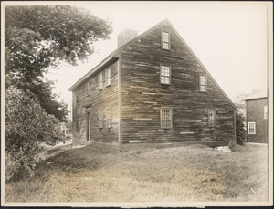Front of the Parker Tavern at Washington Street and Fulton Street, Reading, Mass.