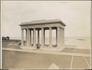 Plymouth Rock tower at Cole's Hill