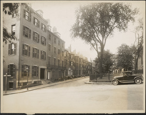 Louisburg Square, surrounded by Pinckney Street and Mt. Vernon Street