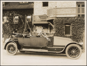 Auto and driver at Larz Anderson