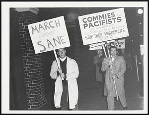 Pickets in Harvard Square