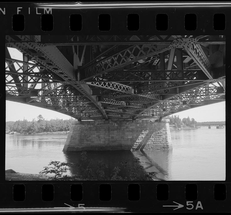 Merrimack River bridges