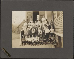 Class portrait of Miss White's class, High Street School, 1913